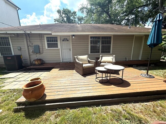 Building Photo - 2222 Althea Dr