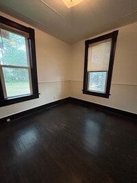 Building Photo - One Bedroom Apartment on La Crosse Northside