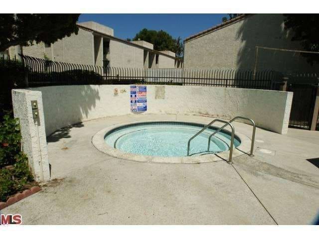 community jacuzzi - 4708 Park Granada Park