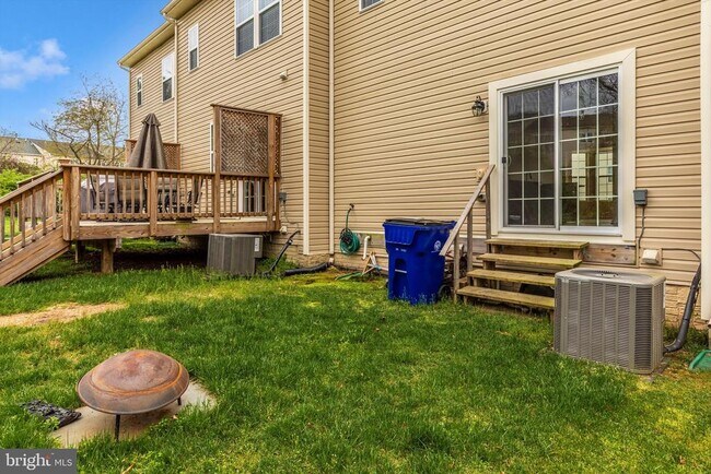 Building Photo - 6226 Newport Pl