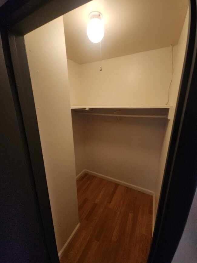 Building Photo - 1 Bedroom 1 Bath