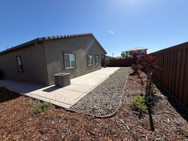Building Photo - 1705 Orchid Ave