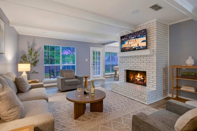 Building Photo - 2420 Haddington Rd