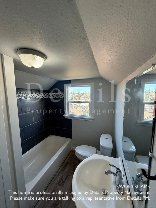 Building Photo - 5 Bedroom 2 Story With Basement!