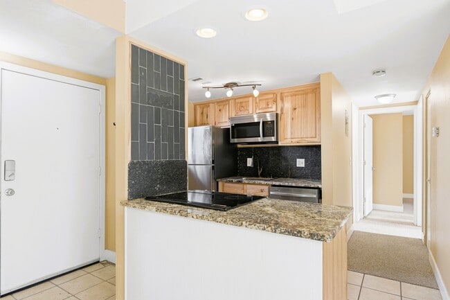 Building Photo - 1901 Clear Creek Dr