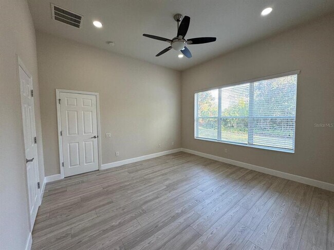 Building Photo - 1268 Toluke Point