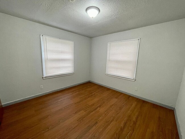 Building Photo - 2370 Hybrook Ln