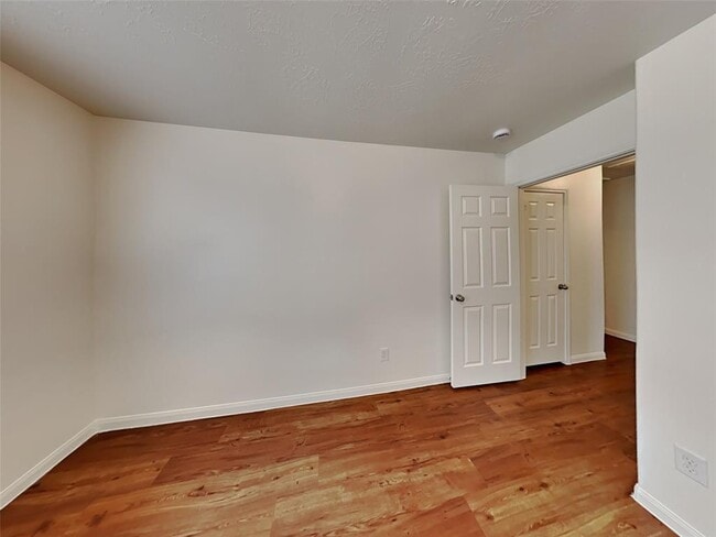 Building Photo - 26 Mira Loma Dr