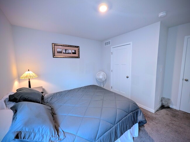 Building Photo - 5630 Brookview Ave