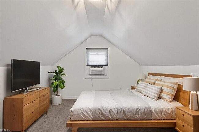 Building Photo - 8507 Chapin St