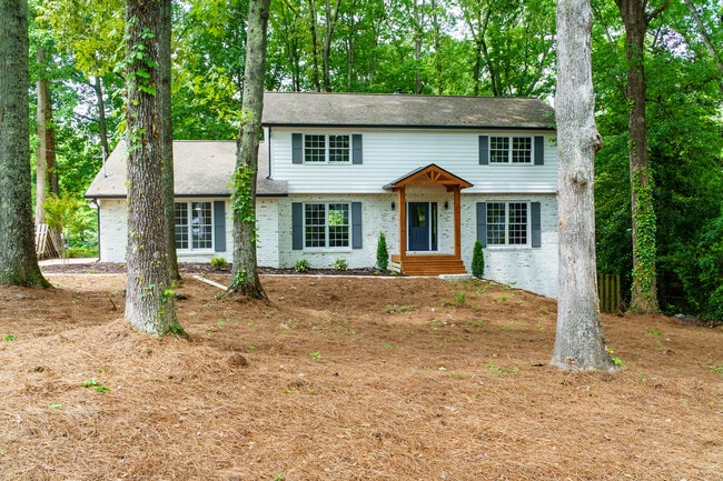 Building Photo - 280 E Valley Dr