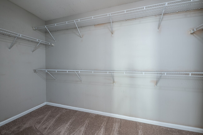 Building Photo - 7283 Simon St