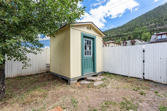 Building Photo - 400 Argentine St