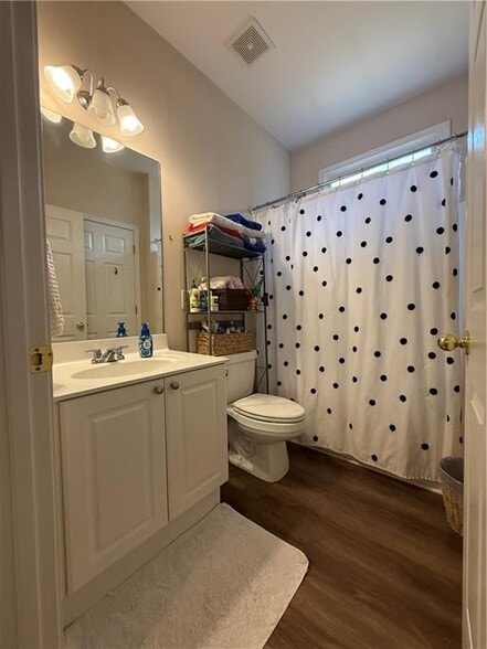 Building Photo - 304 Maple Grove Ct