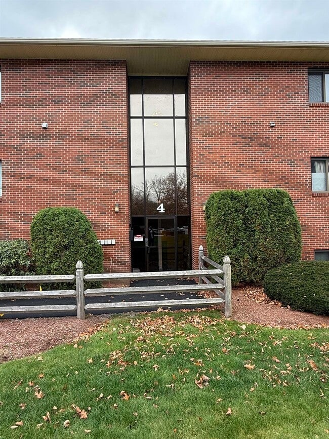 Building Photo - 425 Abbott Farm Ln