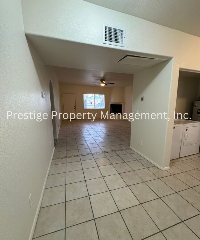 Building Photo - 4bd 2ba located in central Tucson!!!