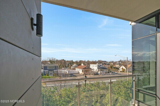 Building Photo - 15 Morris Ave