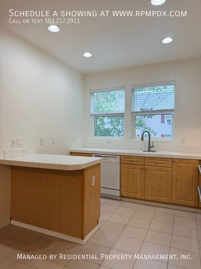 Building Photo - 10545 SW Cougar Ln
