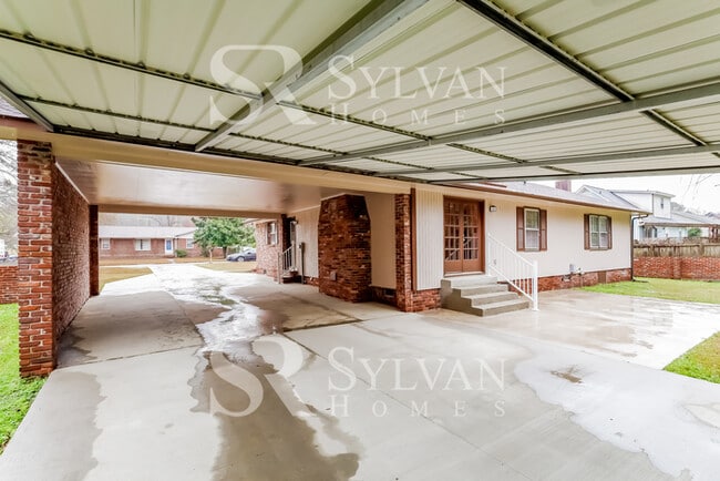 Building Photo - The Lifestyle You Deserve.