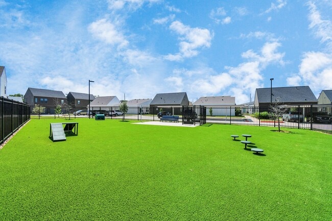 Building Photo - 23823 Cumberland Ridge Dr