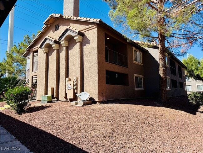 Primary Photo - 2750 S Durango Dr