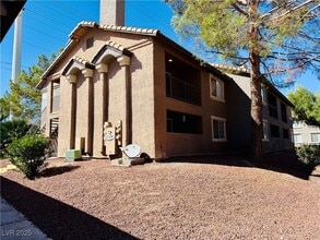Building Photo - 2750 S Durango Dr