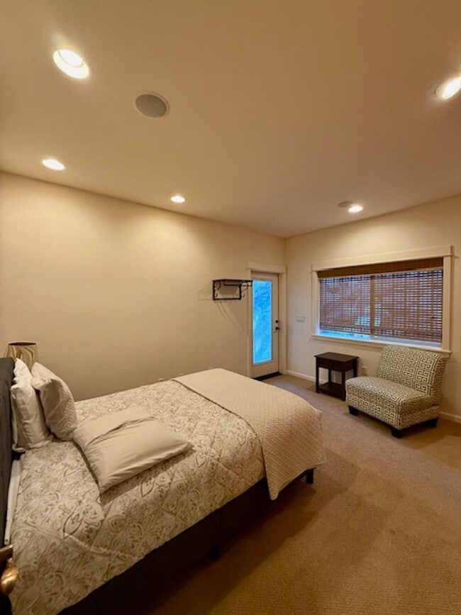 Building Photo - Charming Single-Level 3 BR Retreat in Shev...