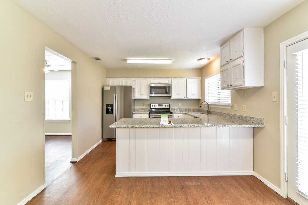 Building Photo - 15515 Windy Cove Dr
