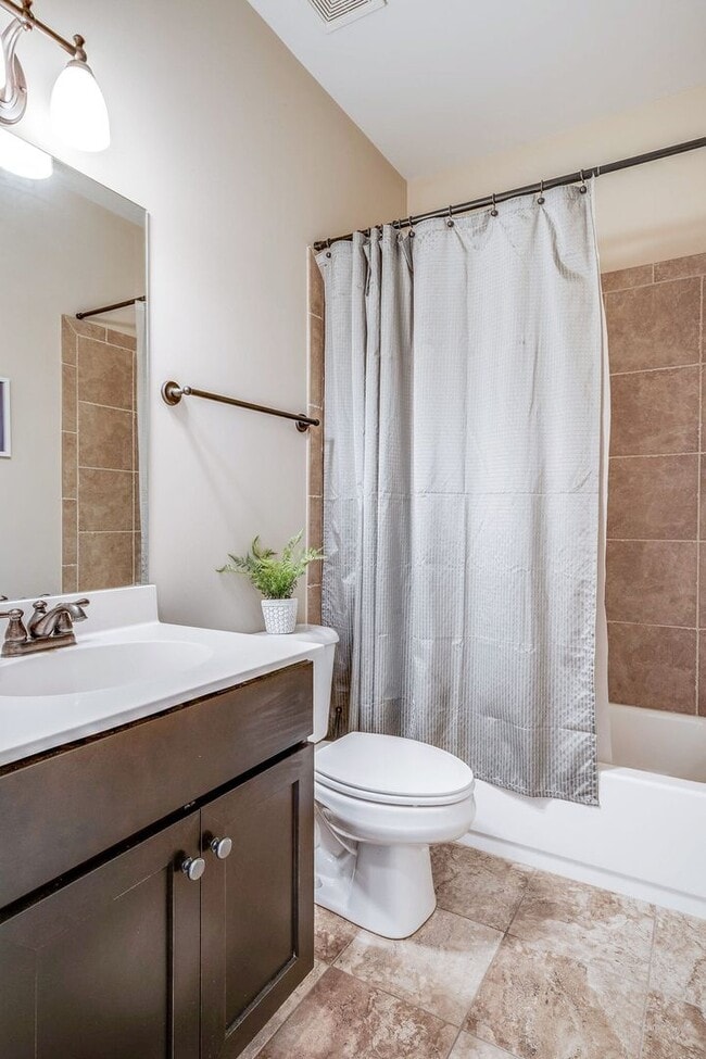Building Photo - Custom built home in a great location in B...