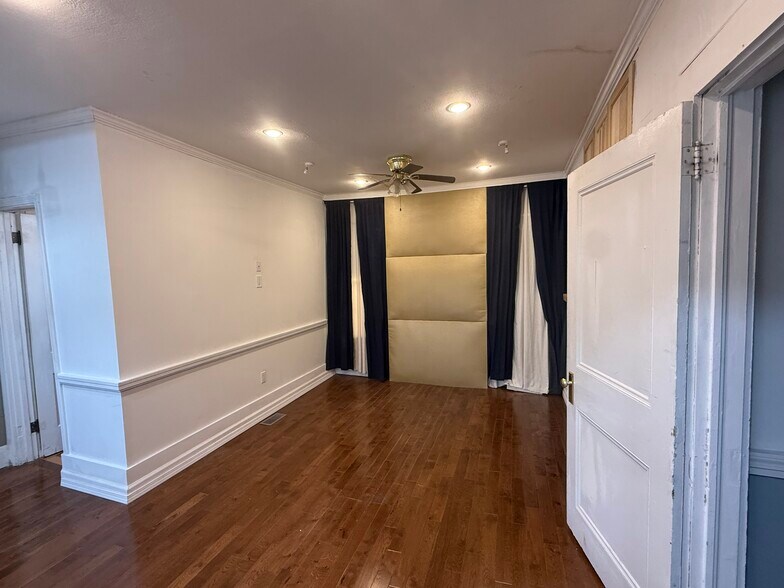 Building Photo - 321 E Stoddard St