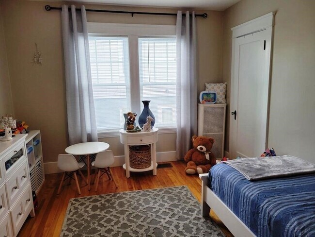 Building Photo - 352 Chandler St