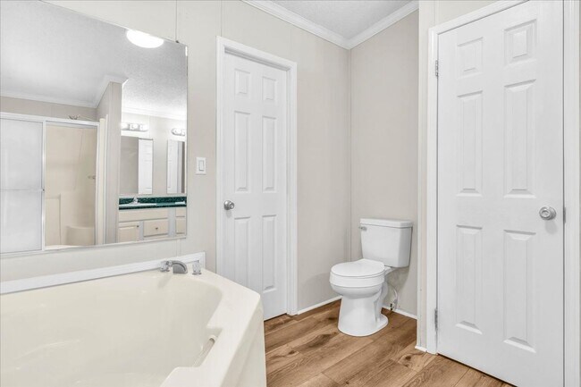 Building Photo - 2 Bedroom 2 Bathroom Home