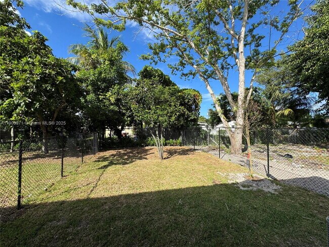 Building Photo - 1 NW 60th St