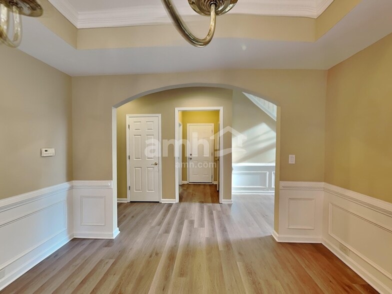 Building Photo - 637 Rebecca Ives Dr NW