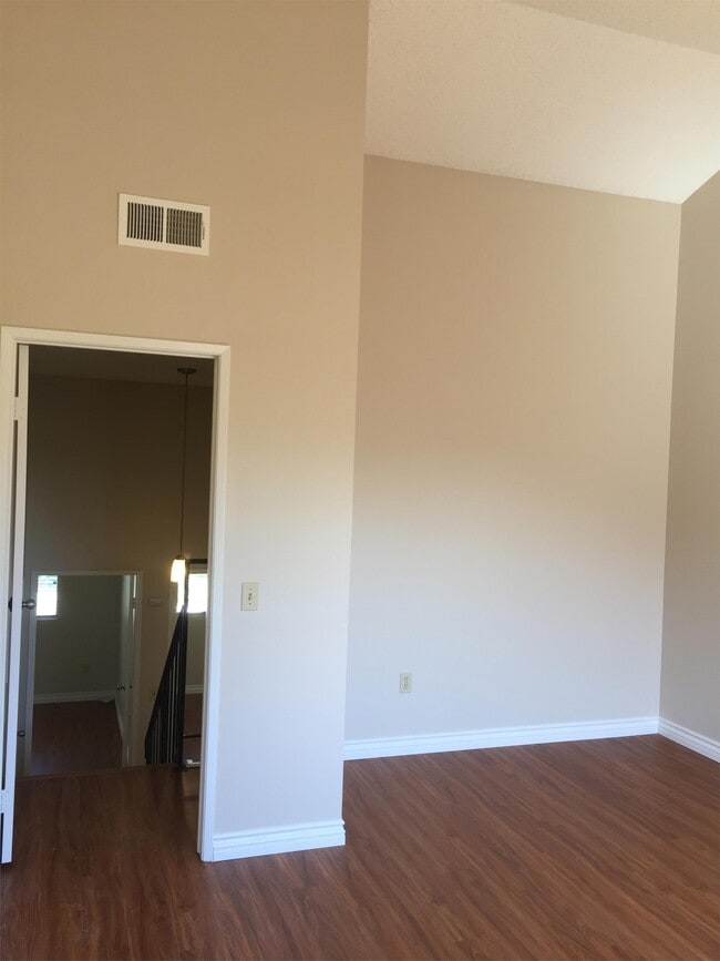 Building Photo - 1631 Avenida Selva