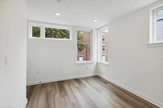 Building Photo - 1514 Master St