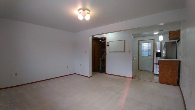 Building Photo - Home in Lolo with Fenced Yard and Pets Considered