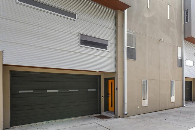Building Photo - 5205 Capitol Ave