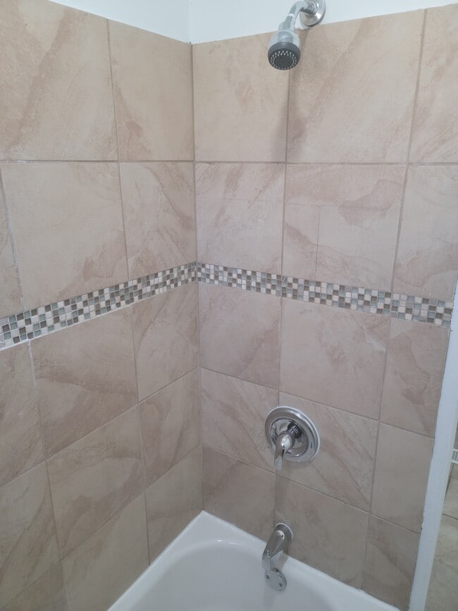 full bath - 2019 Granite St