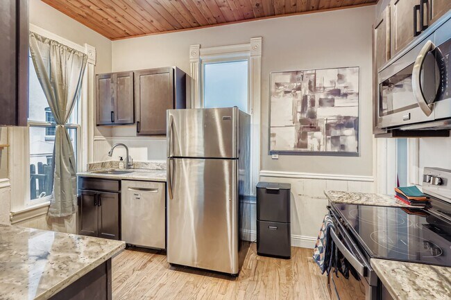 Building Photo - 536 E 2nd Ave