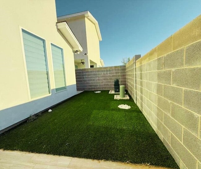 Building Photo - 7506 Cresta Bella St