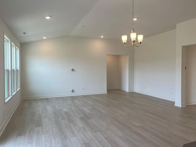 Building Photo - 225 Thomas Gage Dr