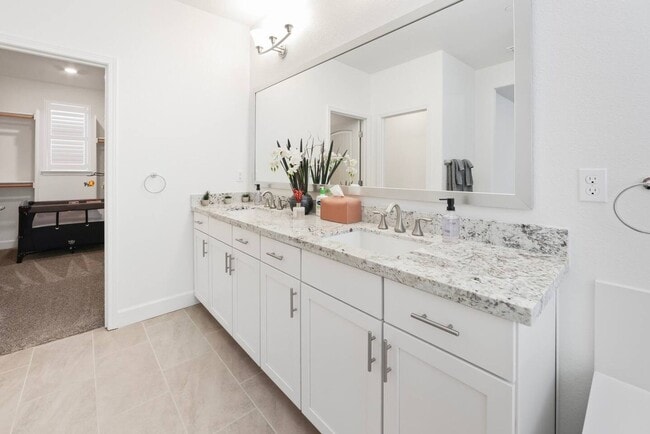 Building Photo - Exquisite 3/2.5 + Inlaw Quarters!  ELK GRO...
