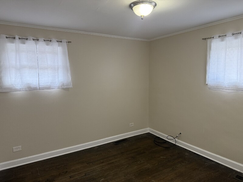 Building Photo - 9508 S Green St