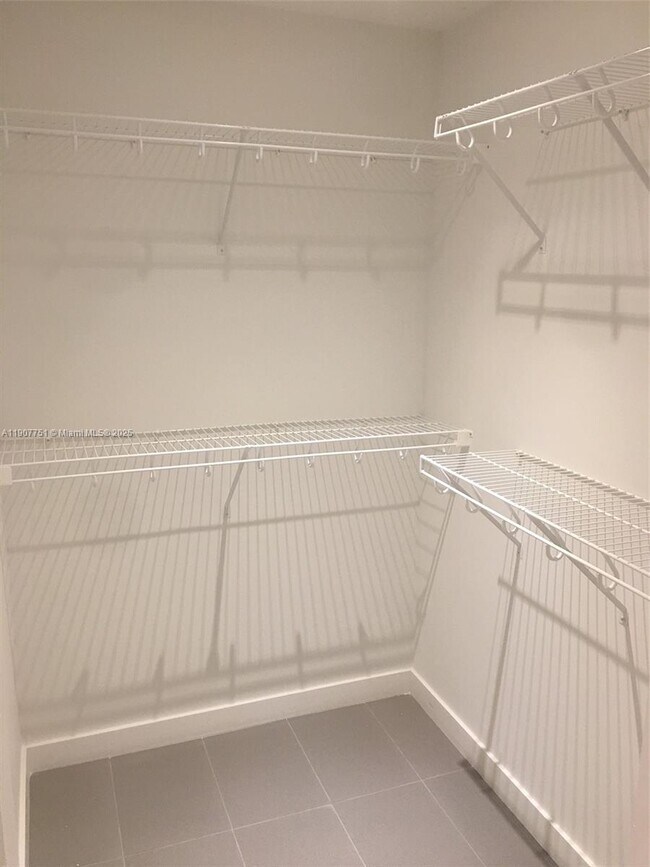 Building Photo - 1600 NE 1st Ct