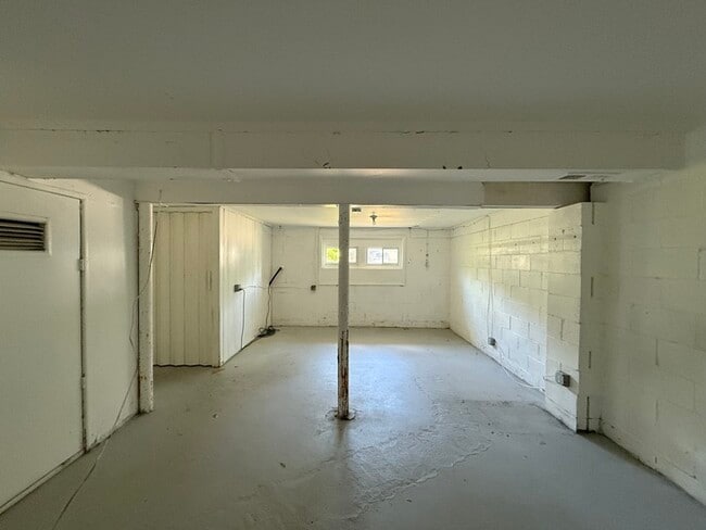 Building Photo - 309 Ellis Ct