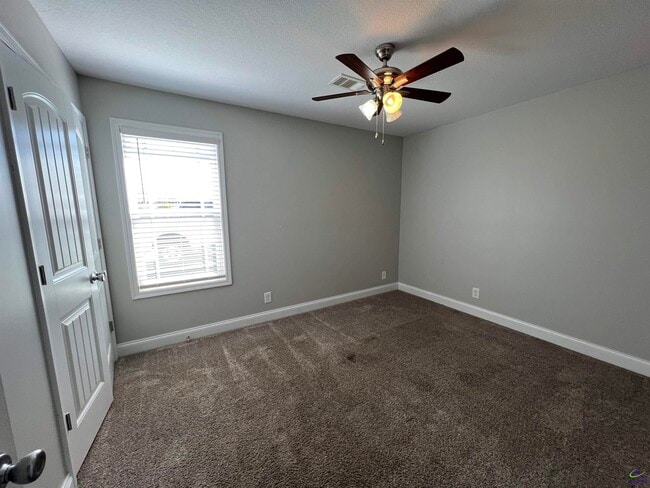 Building Photo - 114 Tahoe Ln