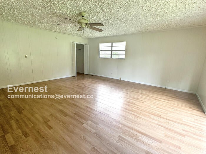 Building Photo - 1549 Elm St SW