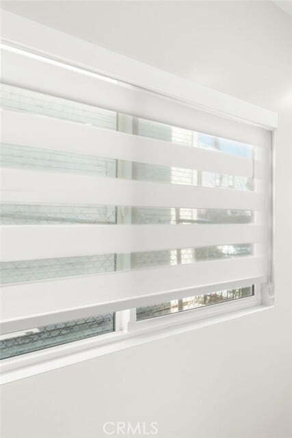 Building Photo - 145 E 36th Pl