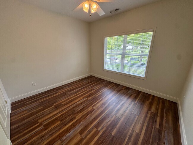 Building Photo - 111 Hatleyberry St